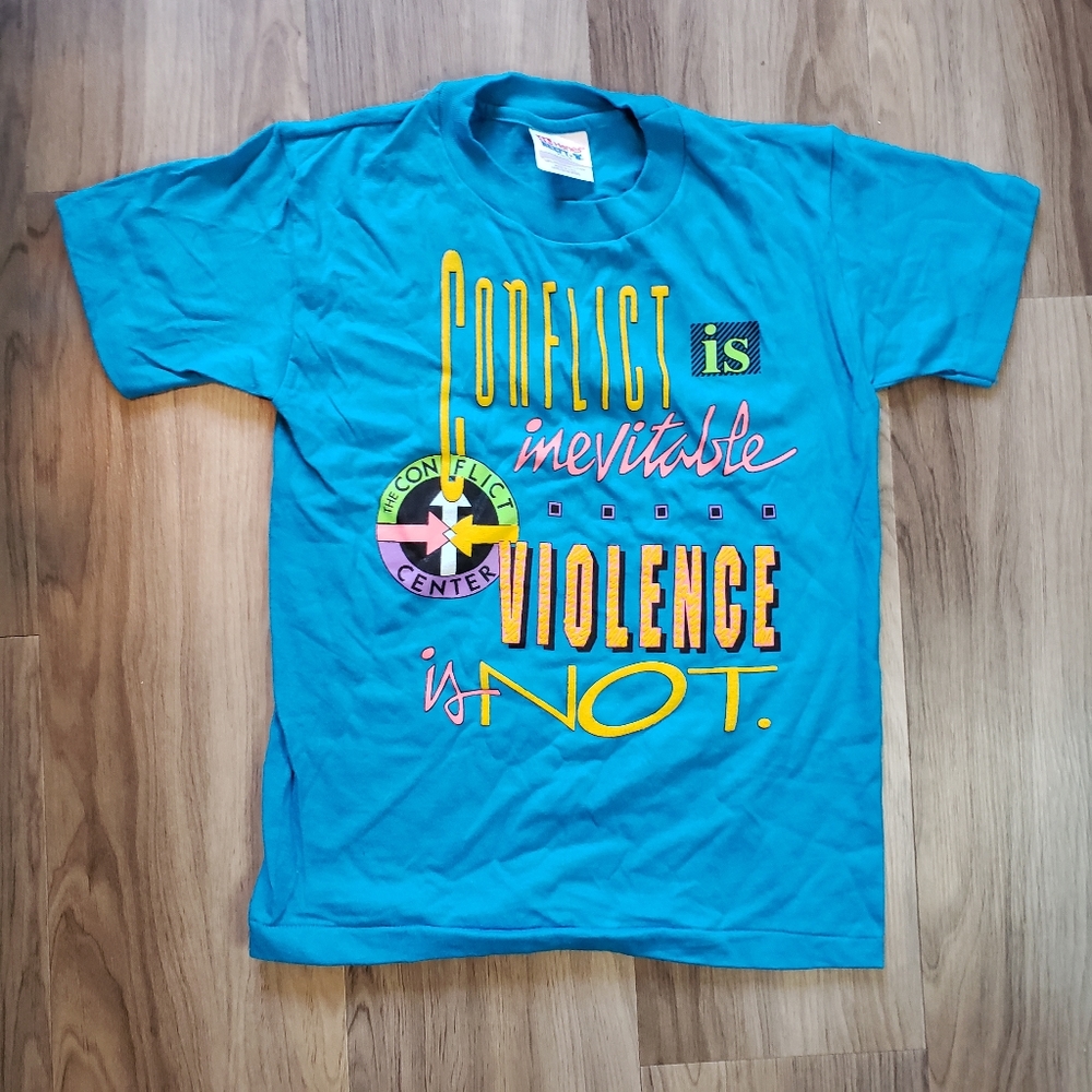 3/$25 VTG Hanes single stitch t-shirt kids med violence is not the answer
